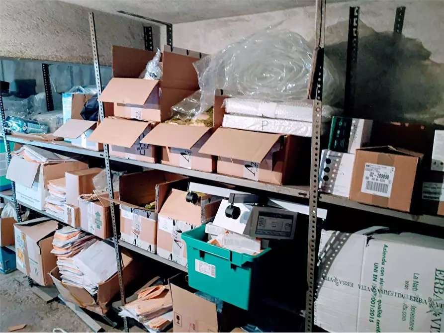 Immagine 36 di Negozio in vendita  in piazza fanfanini a Vogogna