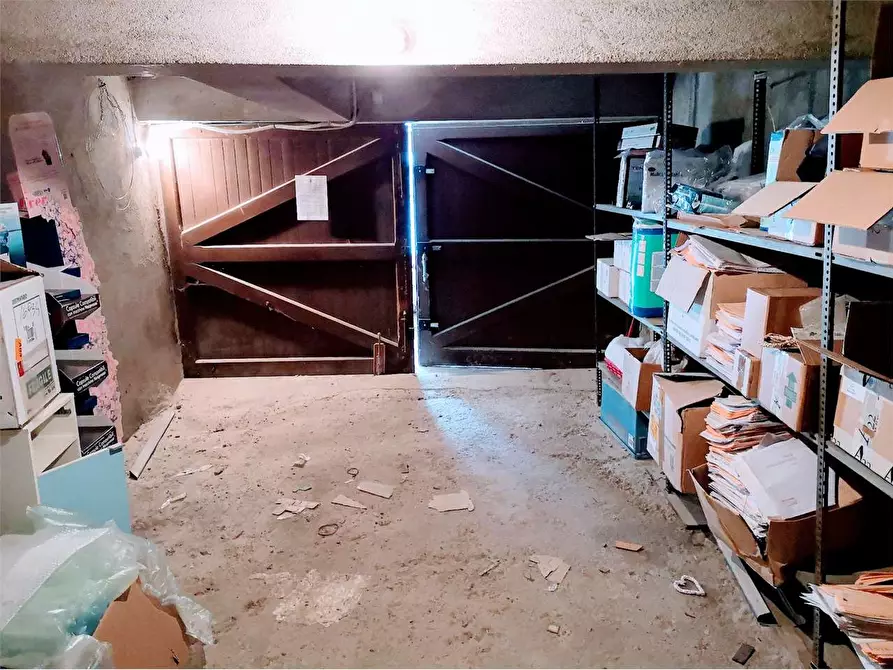 Immagine 37 di Negozio in vendita  in piazza fanfanini a Vogogna