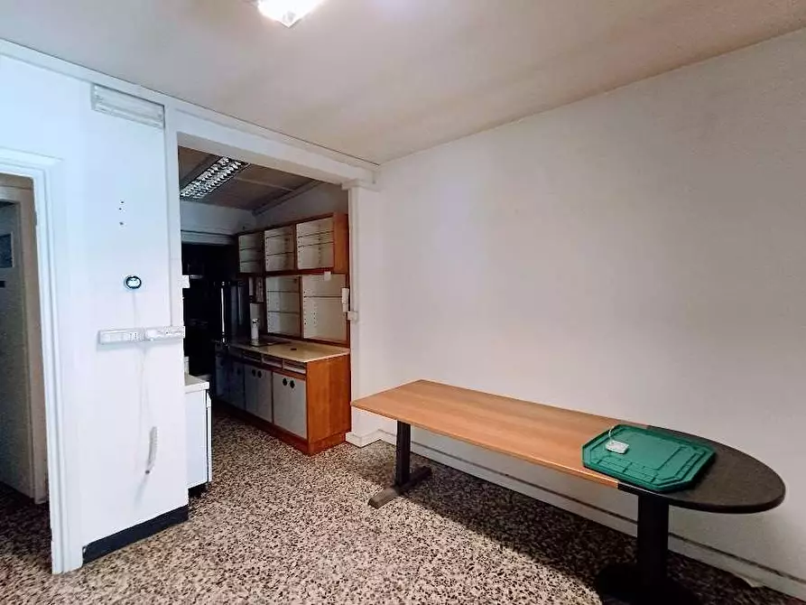 Immagine 20 di Negozio in vendita  in piazza fanfanini a Vogogna