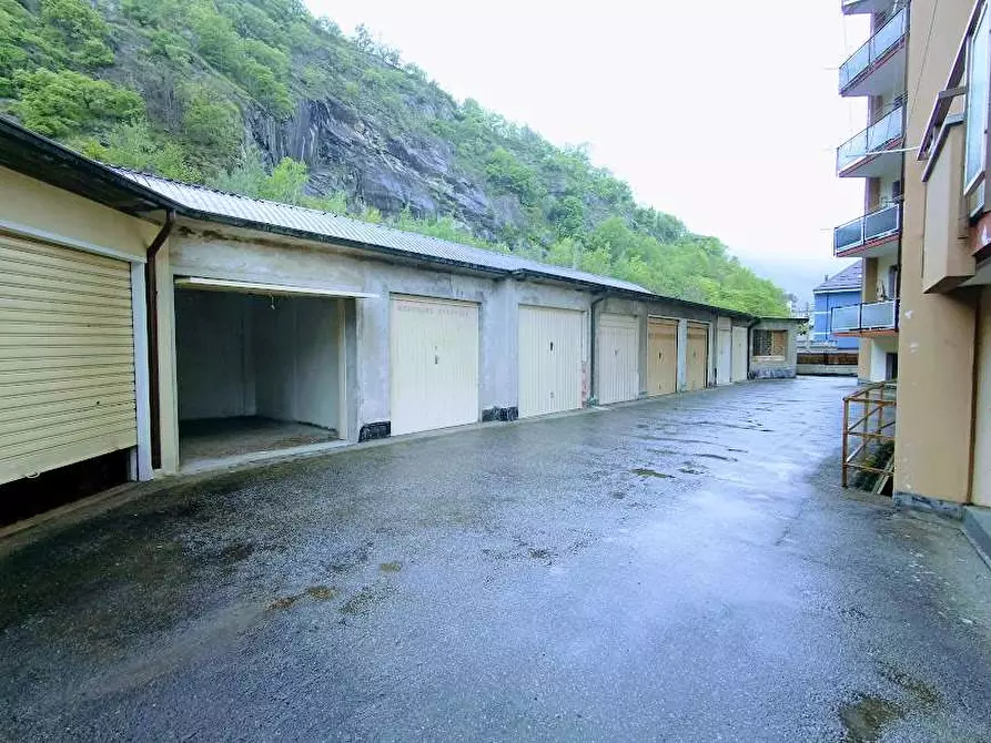 Immagine 1 di Garage in vendita  in via bianchi novello 86 a Villadossola