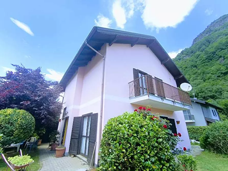 Immagine 1 di Villa in vendita  in SAN ROCCO 226 a Vogogna