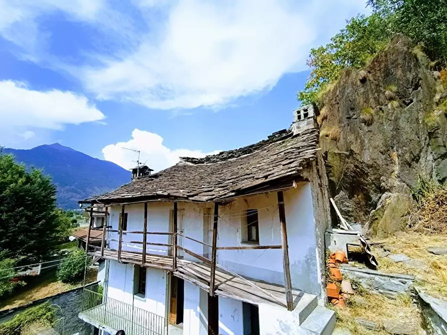 Immagine 1 di Casa indipendente in vendita  in CUZZEGO a Beura-Cardezza