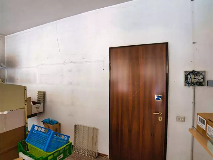 Immagine 22 di Negozio in vendita  in CENTRO 71 a Premosello-Chiovenda