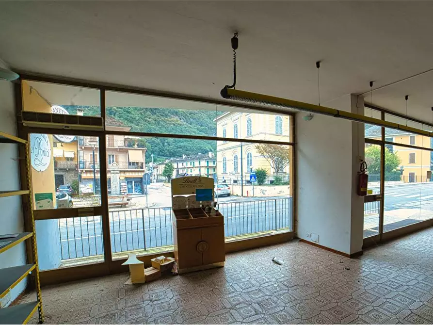 Immagine 21 di Negozio in vendita  in CENTRO 71 a Premosello-Chiovenda