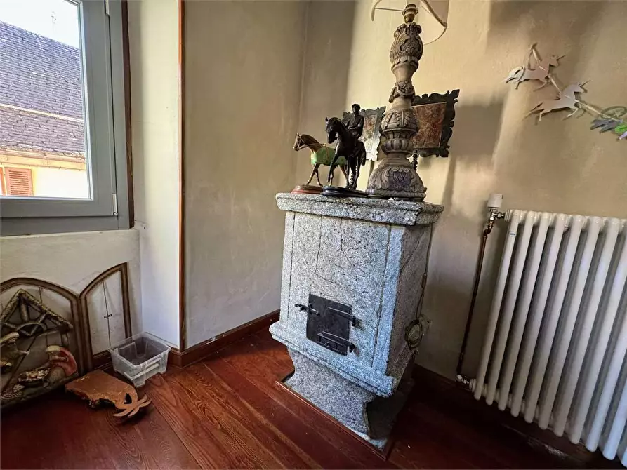 Immagine 34 di Villa in vendita  in centro a Craveggia