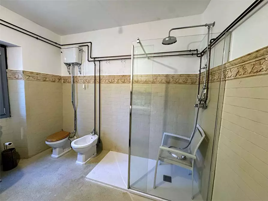 Immagine 41 di Villa in vendita  in centro a Craveggia