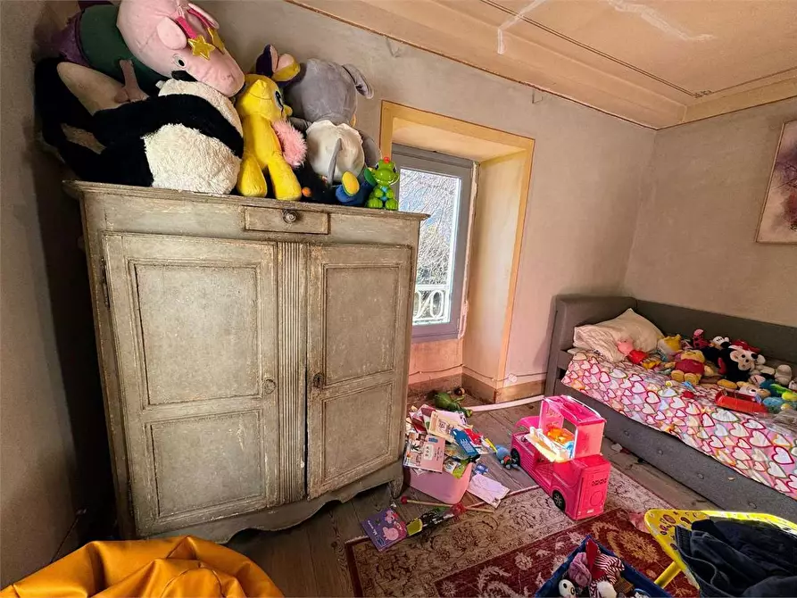 Immagine 45 di Villa in vendita  in centro a Craveggia