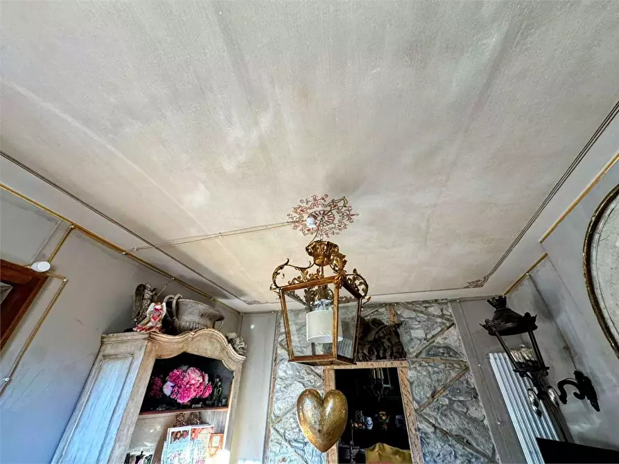 Immagine 30 di Villa in vendita  in centro a Craveggia