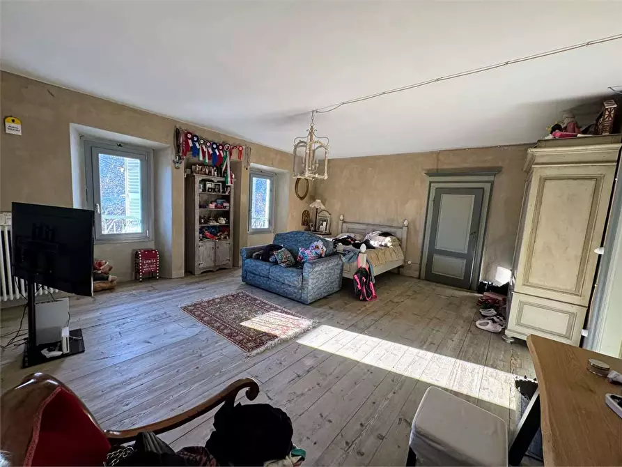 Immagine 42 di Villa in vendita  in centro a Craveggia