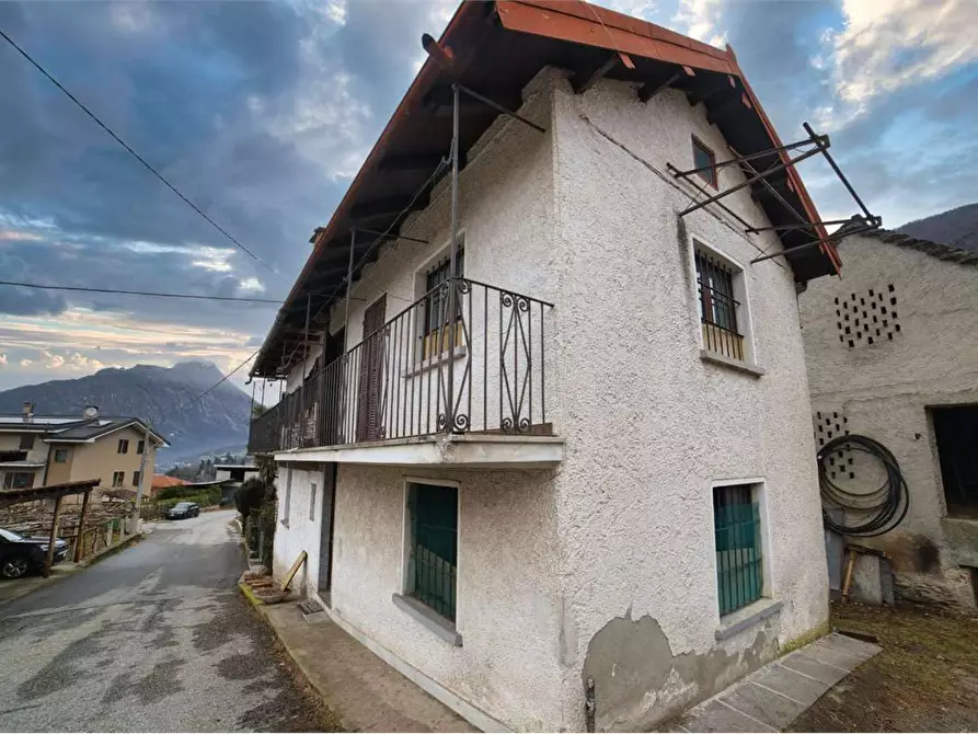 Immagine 3 di Porzione di casa in vendita  in  Via Tessera  7 a Trontano