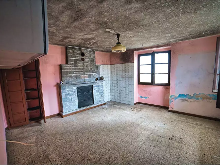 Immagine 10 di Porzione di casa in vendita  in  Via Tessera  7 a Trontano