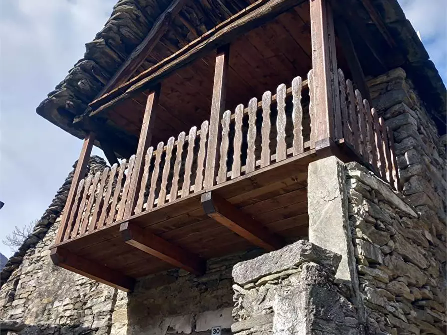 Immagine 1 di Baita in vendita  in crosa a Pieve Vergonte