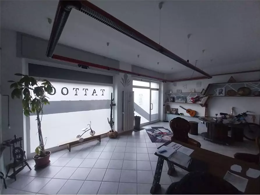 Immagine 6 di Negozio in vendita  in corso bianchi a Villadossola