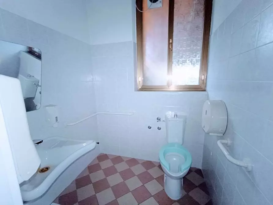 Immagine 22 di Negozio in vendita  in via beltrami a Villadossola