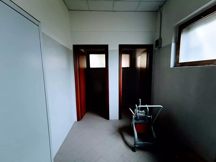 Immagine 34 di Negozio in vendita  in via beltrami a Villadossola