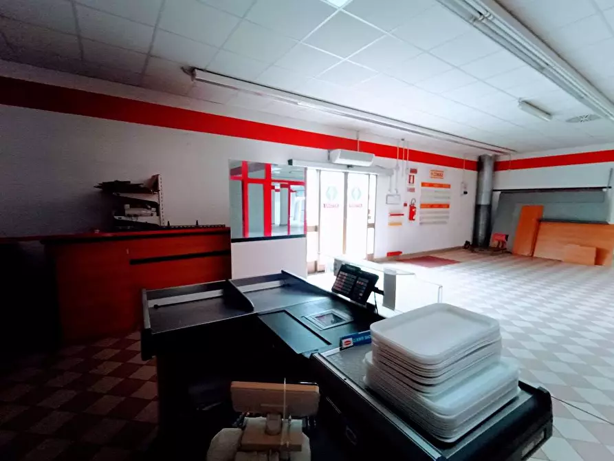 Immagine 7 di Negozio in vendita  in via beltrami a Villadossola