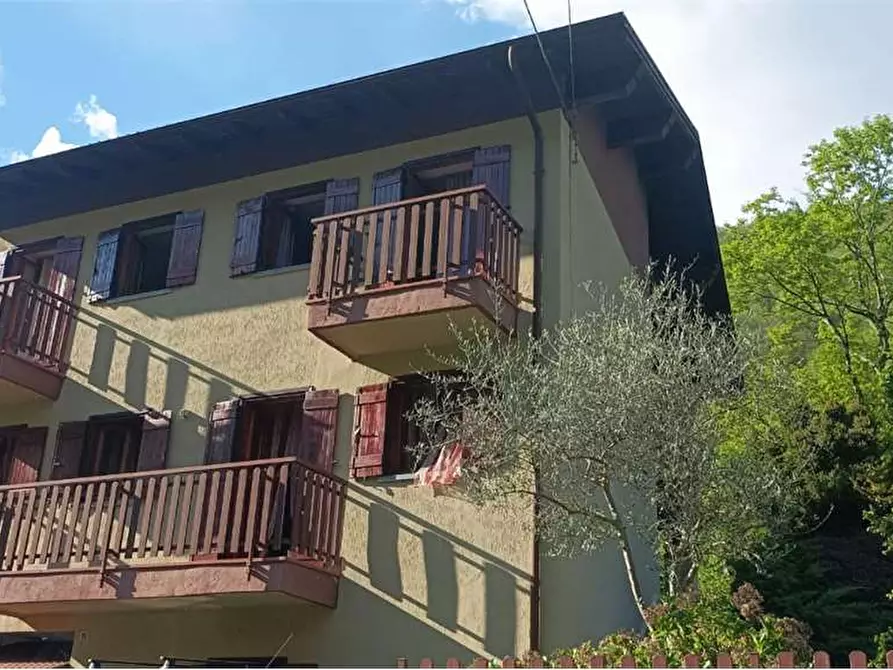 Immagine 1 di Casa indipendente in vendita  in campeglio a Bognanco