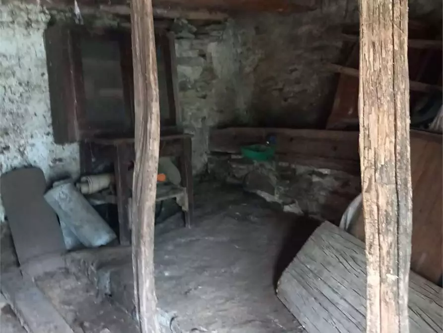 Immagine 10 di Baita in vendita  in anzuno a Domodossola