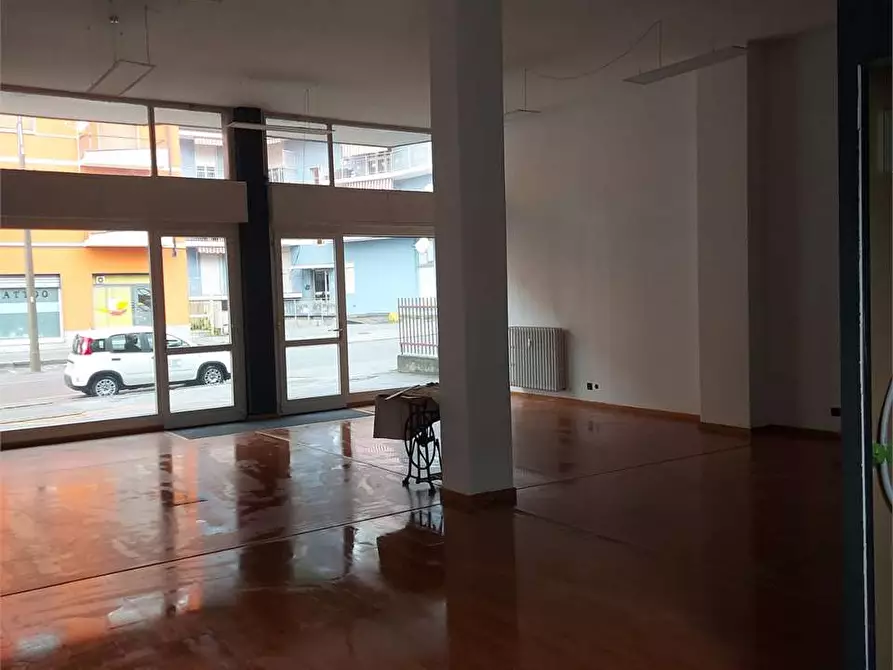 Immagine 28 di Negozio in vendita  in bianchi novello 83 a Villadossola