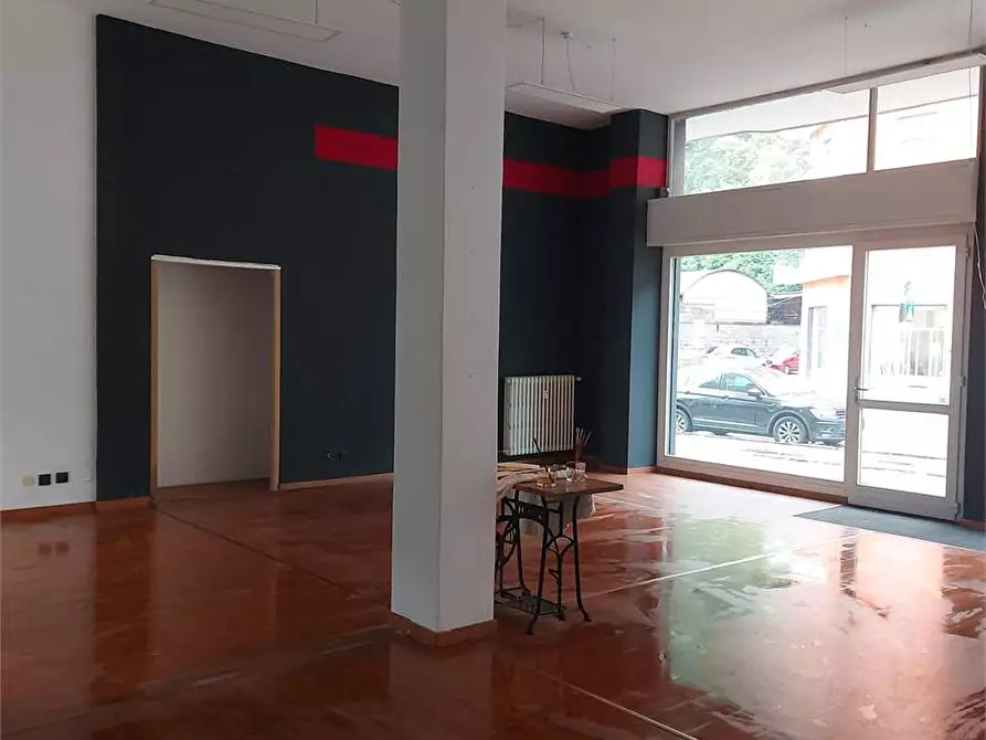 Immagine 15 di Negozio in vendita  in bianchi novello 83 a Villadossola