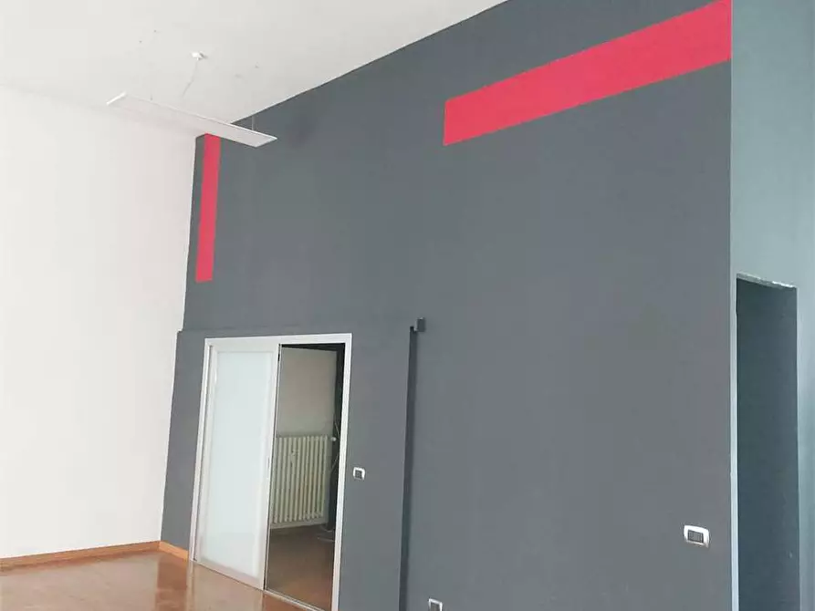 Immagine 13 di Negozio in vendita  in bianchi novello 83 a Villadossola