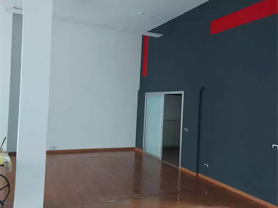 Immagine 12 di Negozio in vendita  in bianchi novello 83 a Villadossola