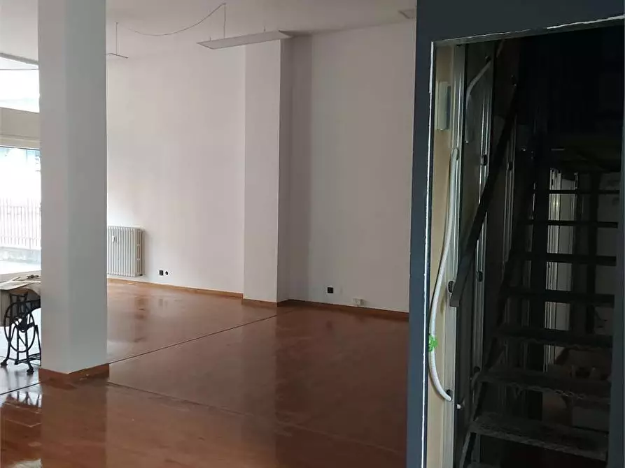 Immagine 10 di Negozio in vendita  in bianchi novello 83 a Villadossola