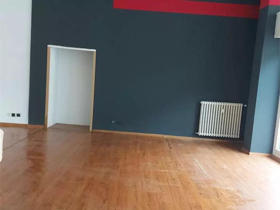 Immagine 5 di Negozio in vendita  in bianchi novello 83 a Villadossola