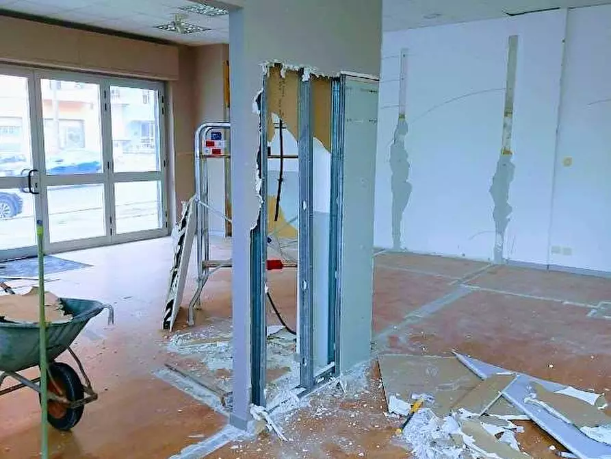 Immagine 8 di Negozio in vendita  in bianchi novello 83 a Villadossola