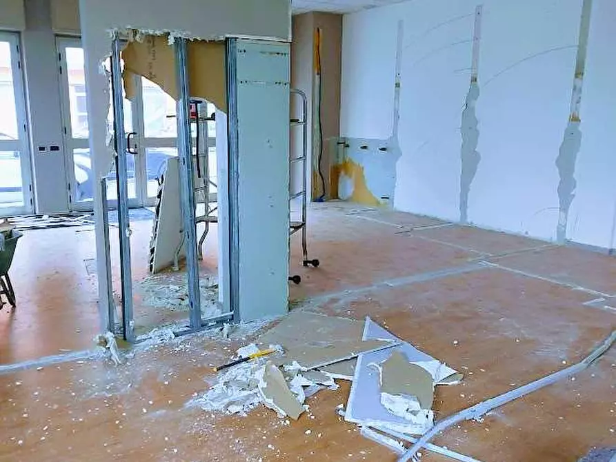 Immagine 5 di Negozio in vendita  in bianchi novello 83 a Villadossola