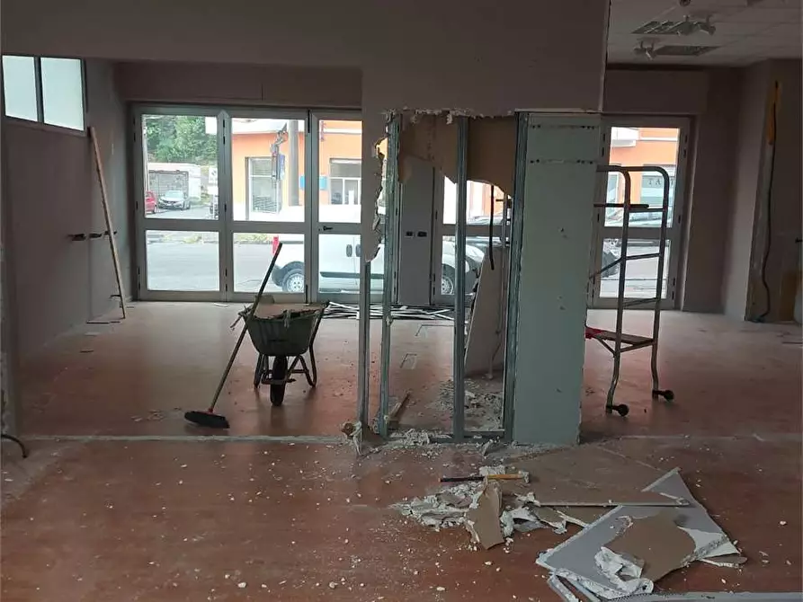 Immagine 10 di Negozio in vendita  in bianchi novello 83 a Villadossola