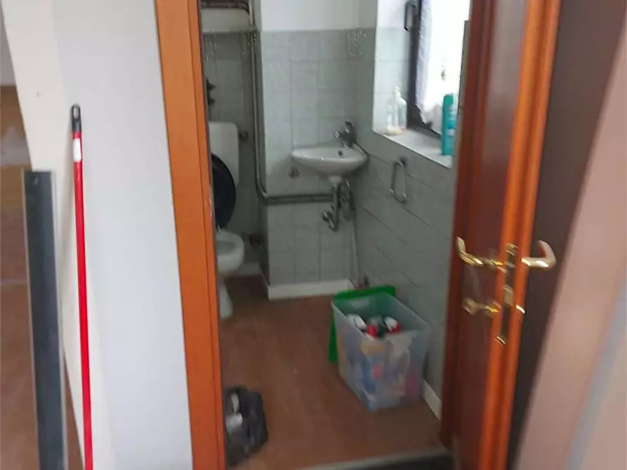 Immagine 11 di Negozio in vendita  in bianchi novello 83 a Villadossola