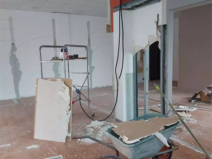 Immagine 22 di Negozio in vendita  in bianchi novello 83 a Villadossola