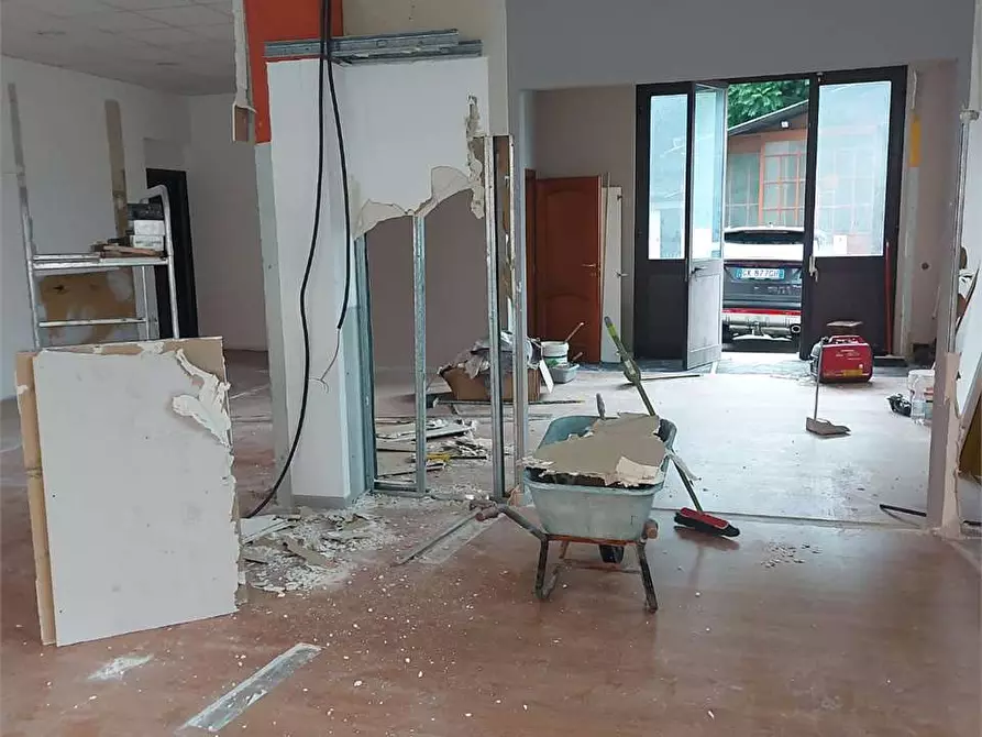 Immagine 26 di Negozio in vendita  in bianchi novello 83 a Villadossola