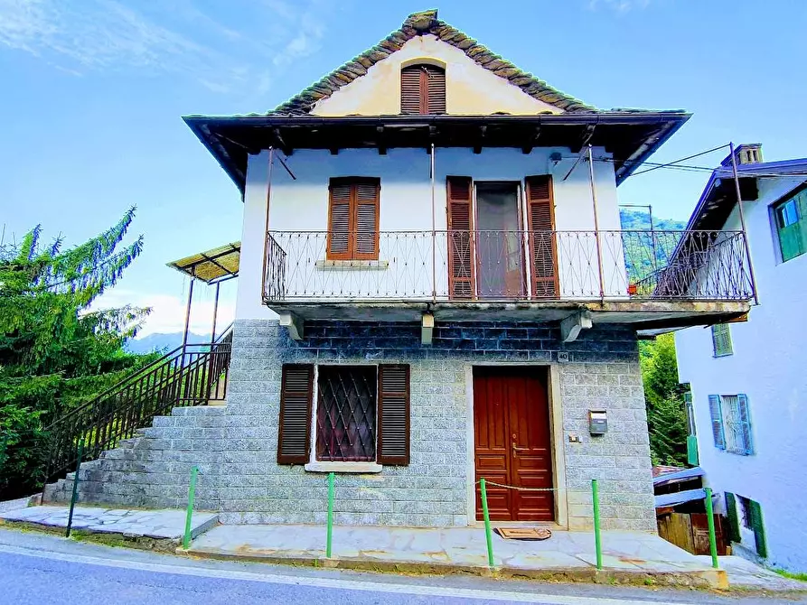 Immagine 2 di Casa indipendente in vendita  in MONTE ROSA a Calasca-Castiglione