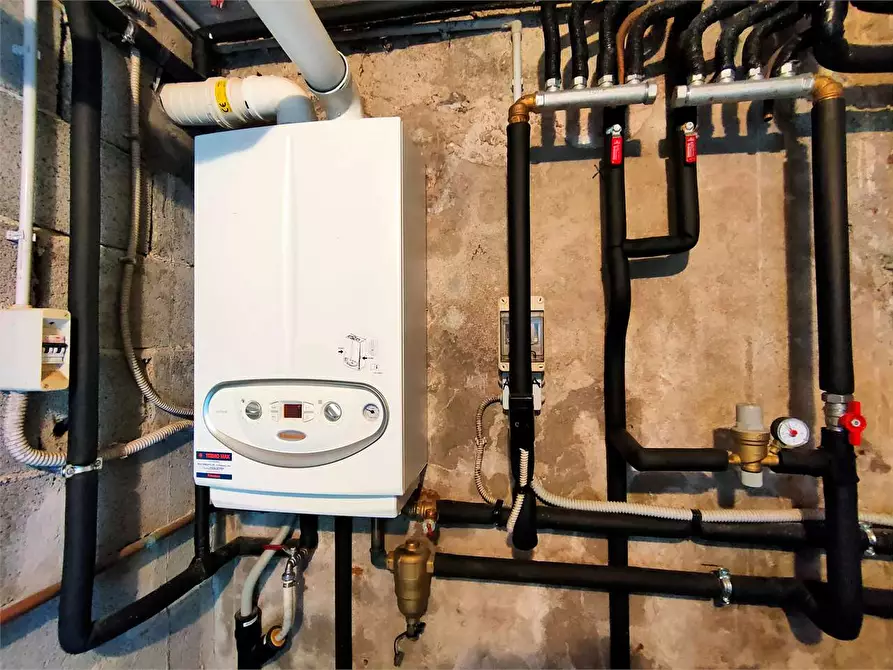 Immagine 34 di Casa indipendente in vendita  in MONTE ROSA a Calasca-Castiglione