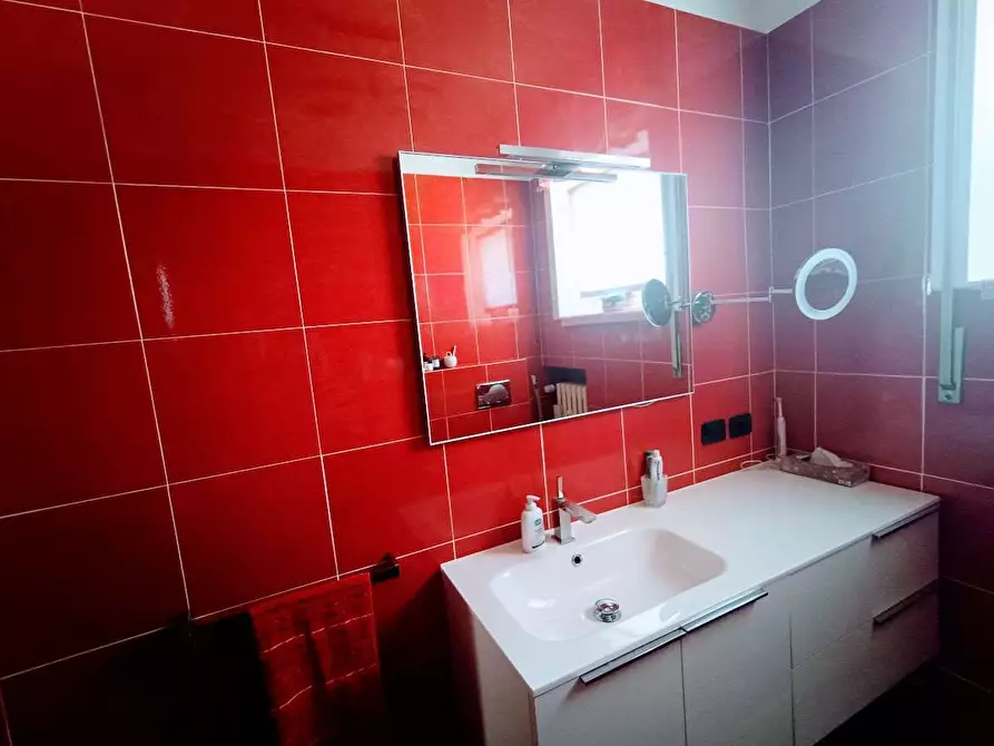 Immagine 39 di Attico in vendita  in piazza repubblica a Villadossola