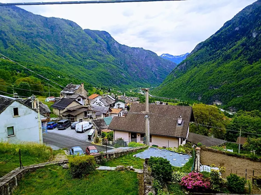 Immagine 3 di Casa indipendente in vendita  in LOC. PIAGGIO 33 a Varzo