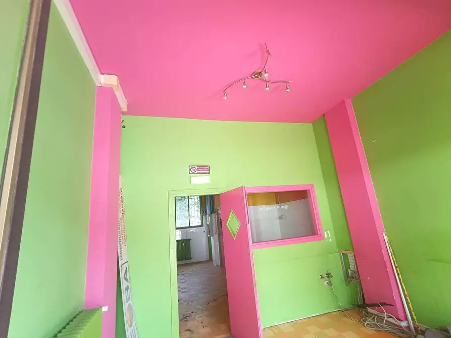 Immagine 5 di Negozio in vendita  in piazza della repubblica  17 a Villadossola