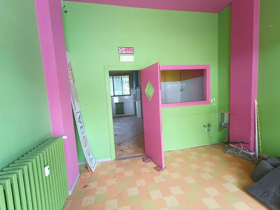 Immagine 4 di Negozio in vendita  in piazza della repubblica  17 a Villadossola