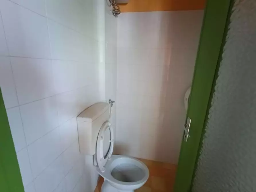 Immagine 17 di Negozio in vendita  in piazza della repubblica  17 a Villadossola