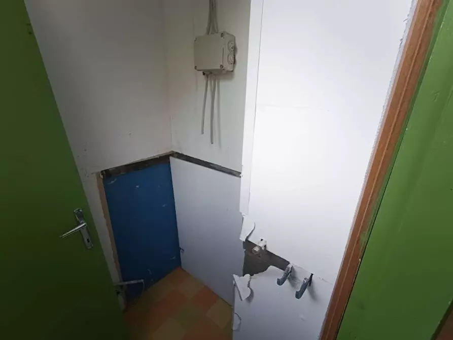 Immagine 18 di Negozio in vendita  in piazza della repubblica  17 a Villadossola