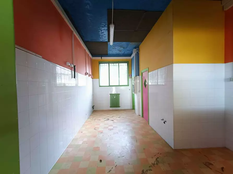 Immagine 20 di Negozio in vendita  in piazza della repubblica  17 a Villadossola