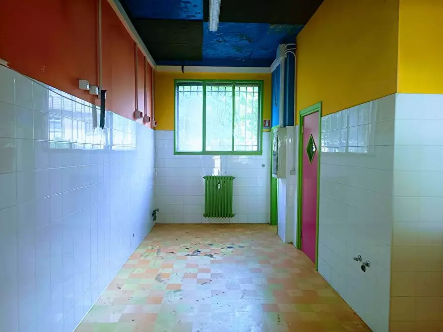 Immagine 21 di Negozio in vendita  in piazza della repubblica  17 a Villadossola