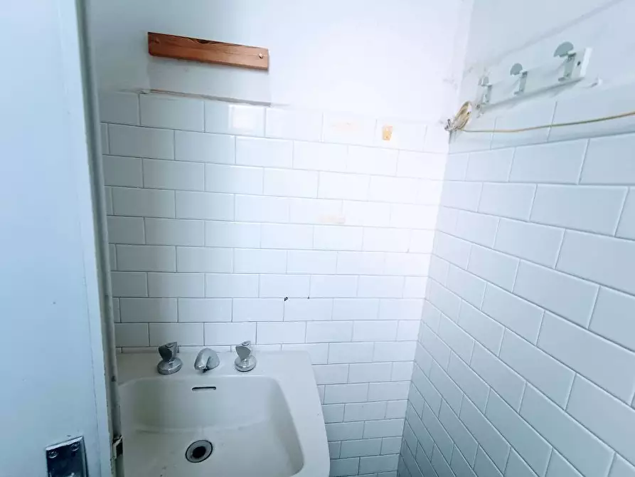 Immagine 23 di Negozio in vendita  in piazza della repubblica  17 a Villadossola