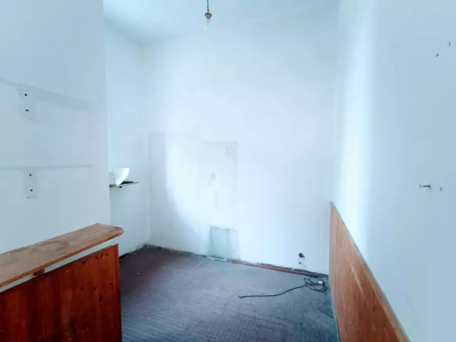 Immagine 14 di Negozio in vendita  in piazza della repubblica  17 a Villadossola