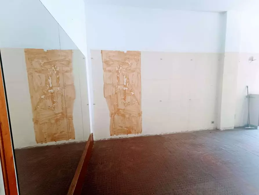 Immagine 13 di Negozio in vendita  in piazza della repubblica  17 a Villadossola