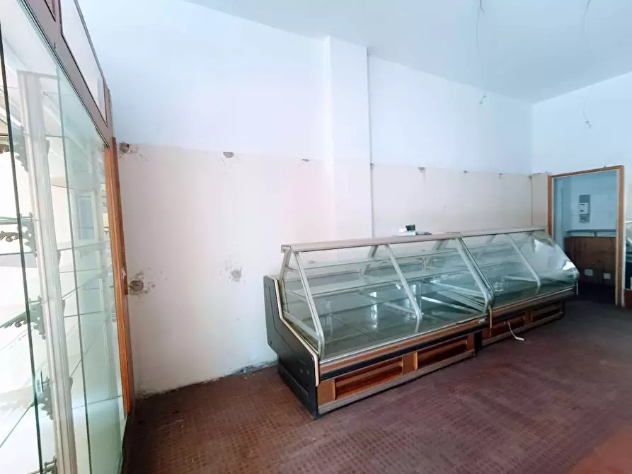 Immagine 8 di Negozio in vendita  in piazza della repubblica  17 a Villadossola