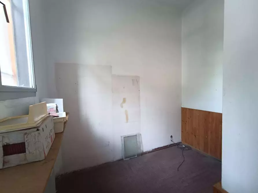 Immagine 19 di Negozio in vendita  in piazza della repubblica  17 a Villadossola