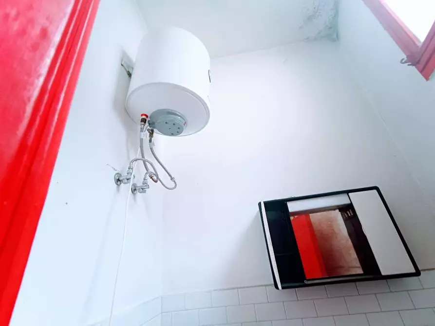 Immagine 27 di Negozio in vendita  in piazza della repubblica  17 a Villadossola